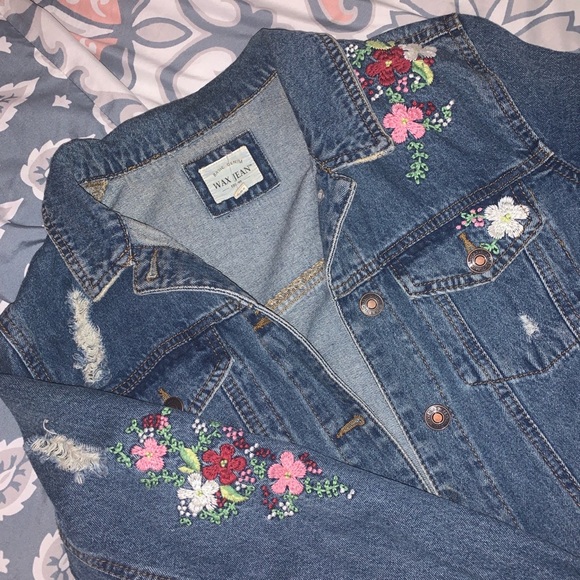 Denim jacket with embroidered flowers - Picture 3 of 3